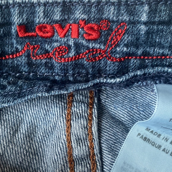 Vintage Levi’s Red Dark Wash Flare Jeans - Picture 6 of 7